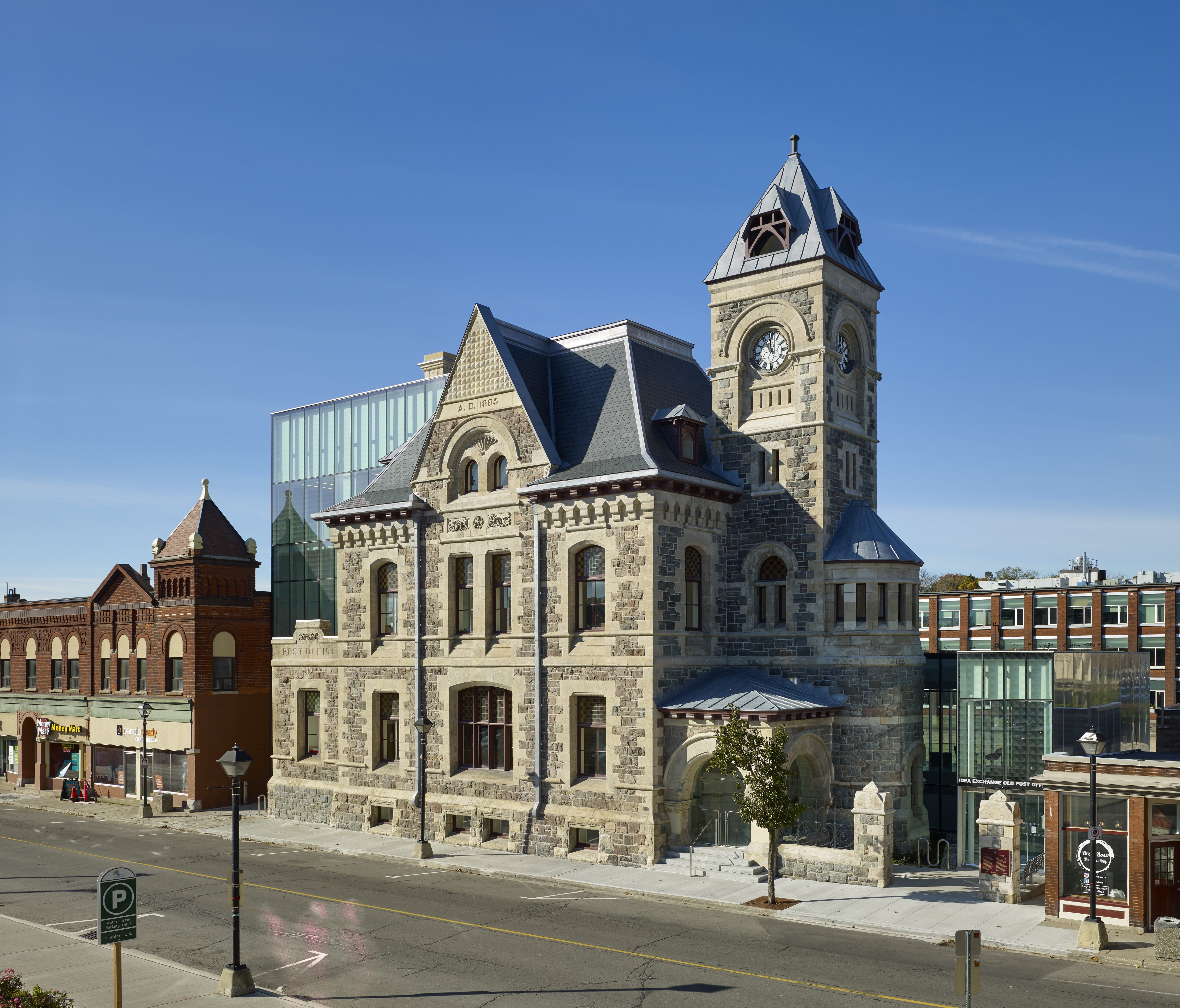 The Idea Exchange Old Post Office, Ontario, Canada <br>
Design: RDH Architects / Photograph: Tom Arban